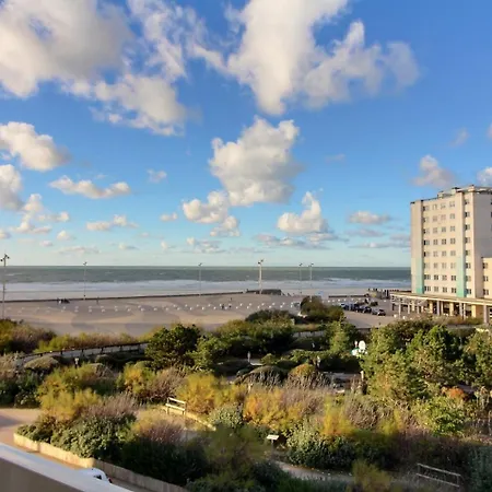Annonce Professionnelle. Bel Vue Pour 4 Personnes Avec Parking Prive 아파트